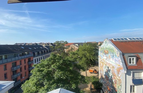 Outer Neustadt Apartment | 2.5 rooms: Quiet & exclusive