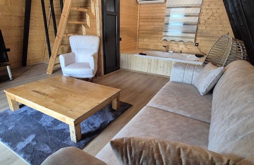 Muratpasa House | Charming bungalow with WiFi and AC in beautiful Antalya