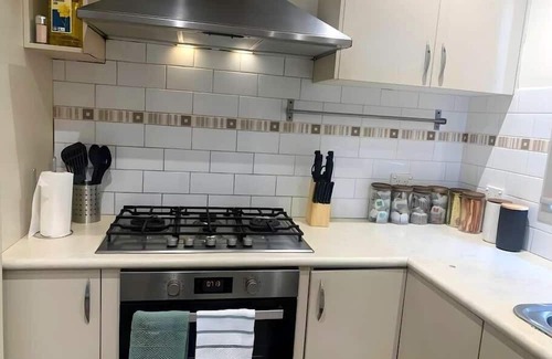 Fawkner House | Comfortable 4BR Home Near Melbourne Airport