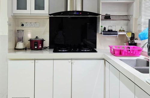 Kampung Bukit Rangin House | Spacious 4-bedroom house with WiFi, AC in welcoming Kuantan