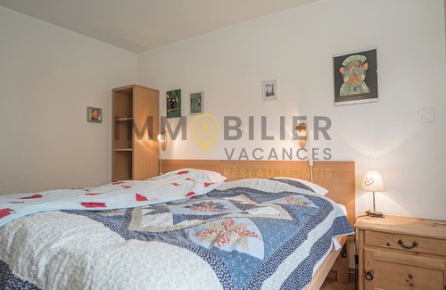 St. Luc Apartment | Linen is not included in the service. We provide, if desired, linen packages including bed linen, ba