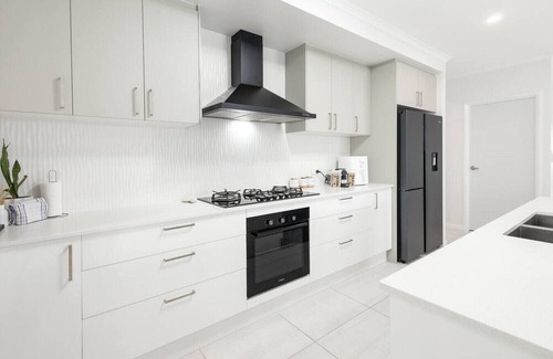 Trinity Beach House | Trinity Beach Lux 4BR Easy Entertainer with Pool