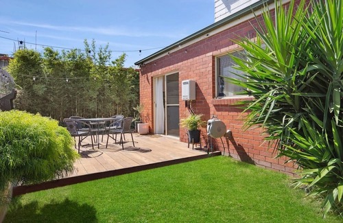 Geelong House | Spring Street Townhouse - walk everywhere!