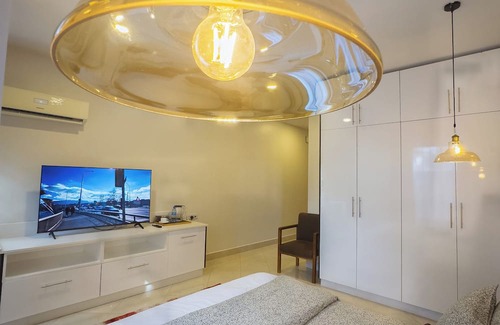 Mikocheni Apartment | Cozy 1-bedroom apartment in wonderful Dar es Salaam with WiFi, AC