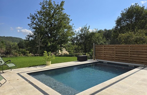 Chateau-l'Eveque Cottage | Independent house with private pool, Wi-Fi and air conditioning