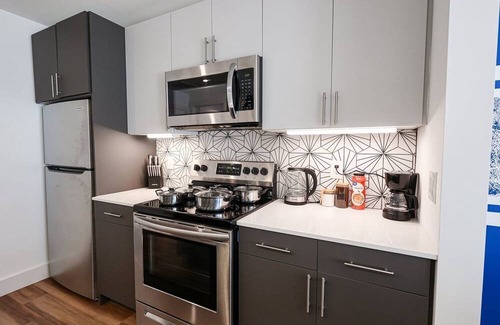 Brewerytown Apartment | Imagine a stylish escape in Glenwood, the epitome of urban luxury