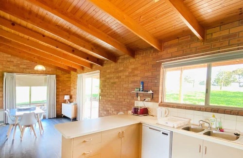 Poowong Other | Rolling Hills Retreat