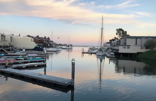 West Alameda Cottage | Cozy Redwood Cottage by the Bay