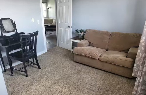 Martinsville Apartment | Pet Friendly apt Near WEC and Roberts Center