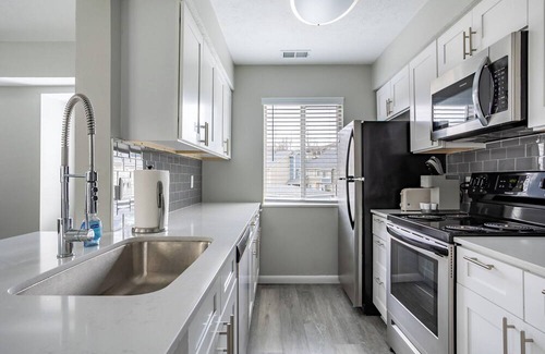 Indianapolis Apartment | Barsala l 2BD w/Fast Wi-Fi + Pool & Gym Access