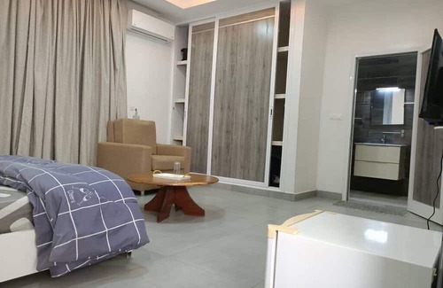 Thies Bed & Breakfast | Very spacious room with double bed, private bathroom and balcony