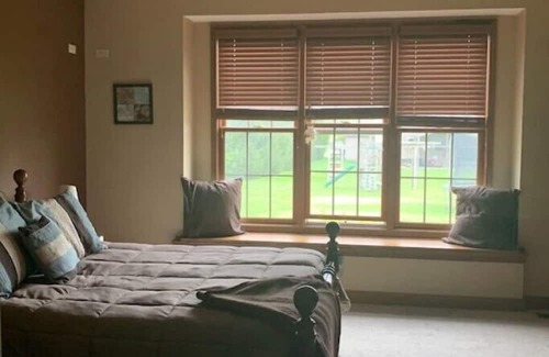 Greencastle House | Beautiful Four Bedroom Home Near DePauw Campus