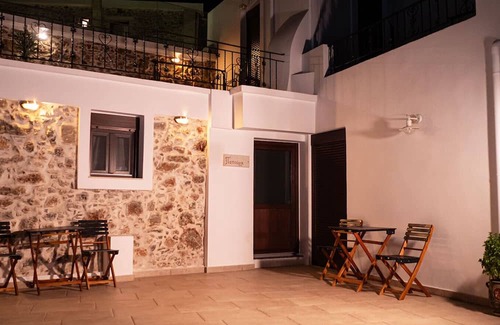 Kouroutai Apartment | Papoura Pool Apartment