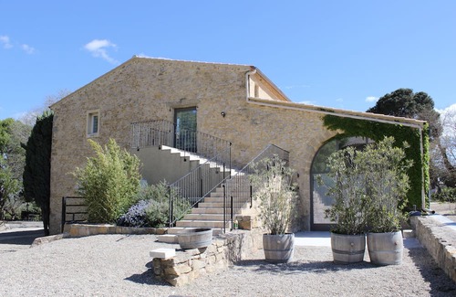 Montagnac Villa | Experience the art of well-being in a refined, soothing setting, ideal for families.