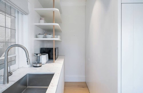 Darling Point Apartment | Luxe 3BR Full-Floor Suite w/Views | Darling Point