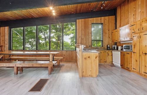 The Blue Mountains Ski Chalet | Birch View Chalets