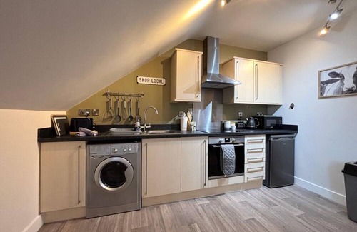 Shrewsbury Apartment | Modern Shrewsbury Apartment with Parking