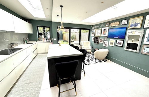 Barnes House | Beautiful 4 Bedroom House in Barnes