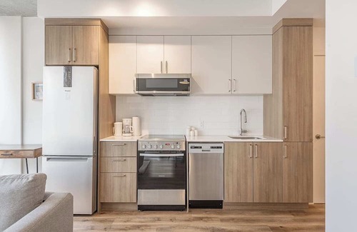 Shaughnessy Village Apartment | Concordia- 100 Walkscore-Comfy