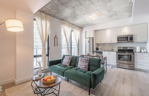 Old Montreal Apartment | Cozy design Summary: