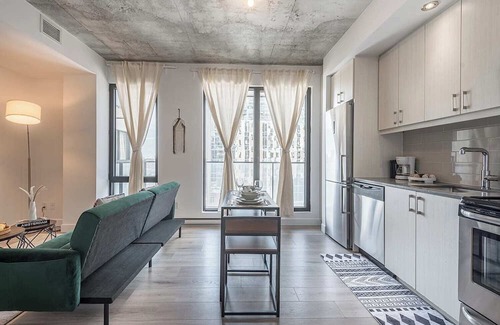 Old Montreal Apartment | Cozy design Summary: