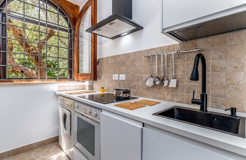 Selva di Fasano Villa | Charming country house with heated pool & park
