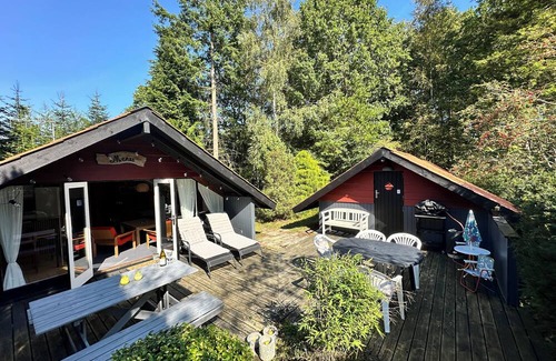 Ansager Cabin | Unique forest cabin by the lake | Near Legoland & Lalandia