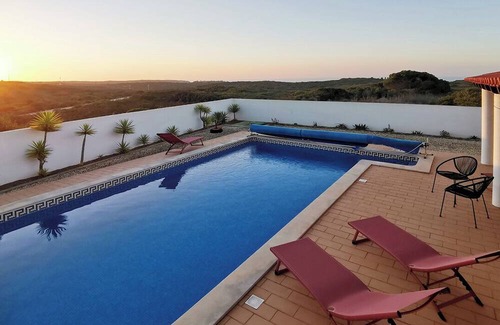 Vila do Bispo Villa | Sea view and private pool: Casa das Ondas