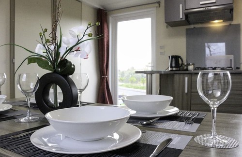 Benidorm Ski Chalet | Cozy 2-bedroom private chalet with all amenities close to charming Benidorm.