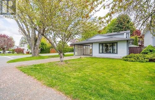 Delta House | Centrally located around major tourist attractions in Vancouver. Peaceful, clean