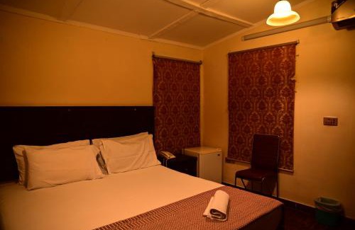 Karachi Hotel | Hotel Heavenly Stays