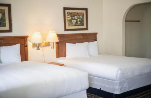 Cherryland Hotel | Deluxe Inn