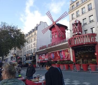 Clichy Apartment | Gateway to Paris