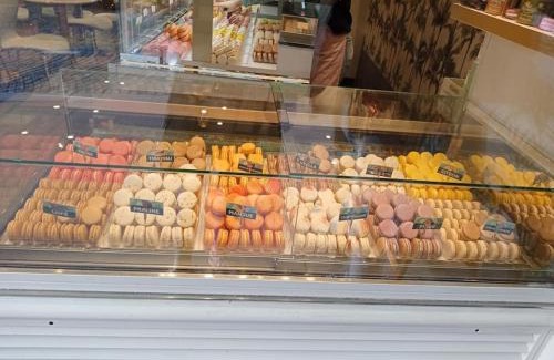 Clichy Apartment | Gateway to Paris