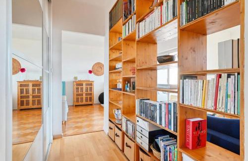 7th Arrondissement Apartment | Flots Bleus - Chic T2 avec terrasse et vue mer