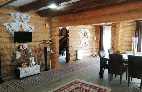 Dobrovat House | Pensiunea Rădăcina