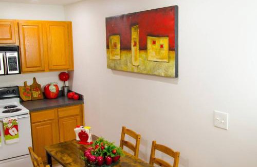 Atlanta House | ATL Private Room, Full Kitchen,FREE Wi-Fi,Smart TV