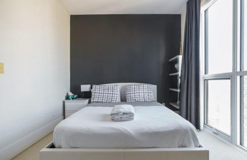 Fort York Hotel | The Heart of Downtown