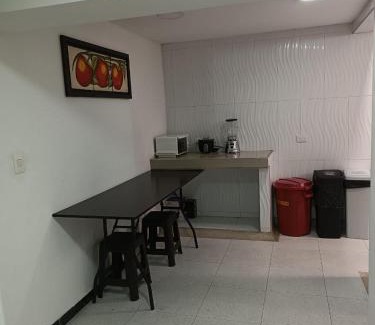 Bogota House | HABITACIÓN AGRADABLE, CORFERIAS - EMBAJADA USA