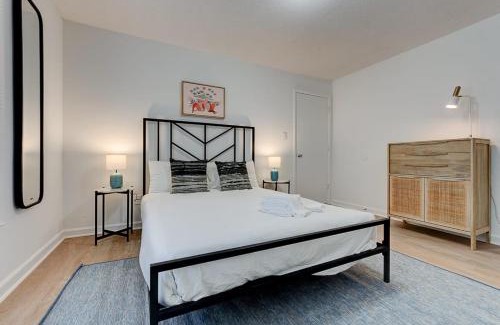 Durham Apartment | Viagem Pretty and Comfy 1BR with Parking
