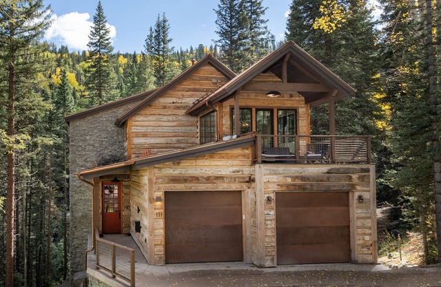 Special Rates on 5+ Night Stays: MOUNTAIN MODERN RUSTIC