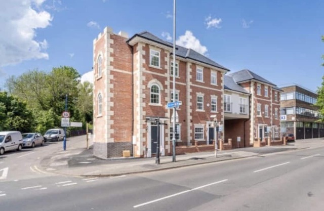 Stunning New Townhouse in Heart of Warwick
