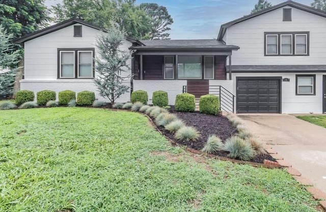 Villa Bella elegant family retreat in downtown Bentonville