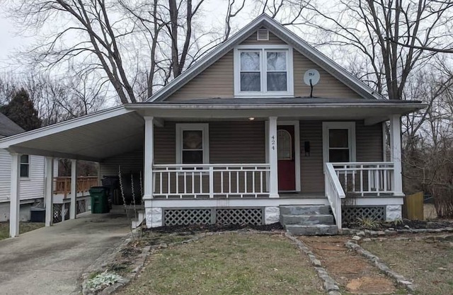 Ohio Ave, 3 bed house, Historic Downtown Loveland