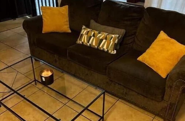 Location Domination-Victorian Apt.-1King-1Queen-2fullbaths