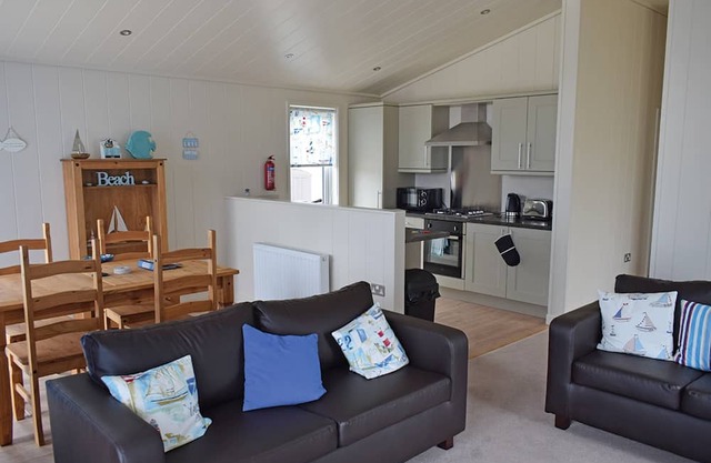 2 bedroom accommodation in Lowestoft