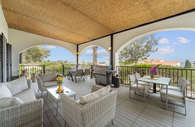 Holiday Home 'Villa Matteo' with Sea View, Wi-Fi and Air Conditioning