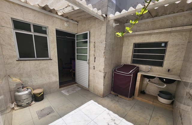 At the top of the slope, between the lagoon and the sea, tranquility in Itapuã!