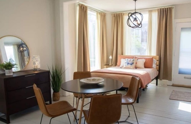 Studio Living in the Arts District!