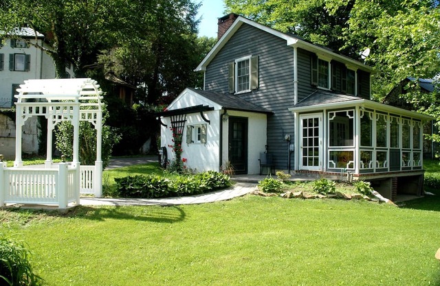 Cottage on Historic Gentleman's Farm